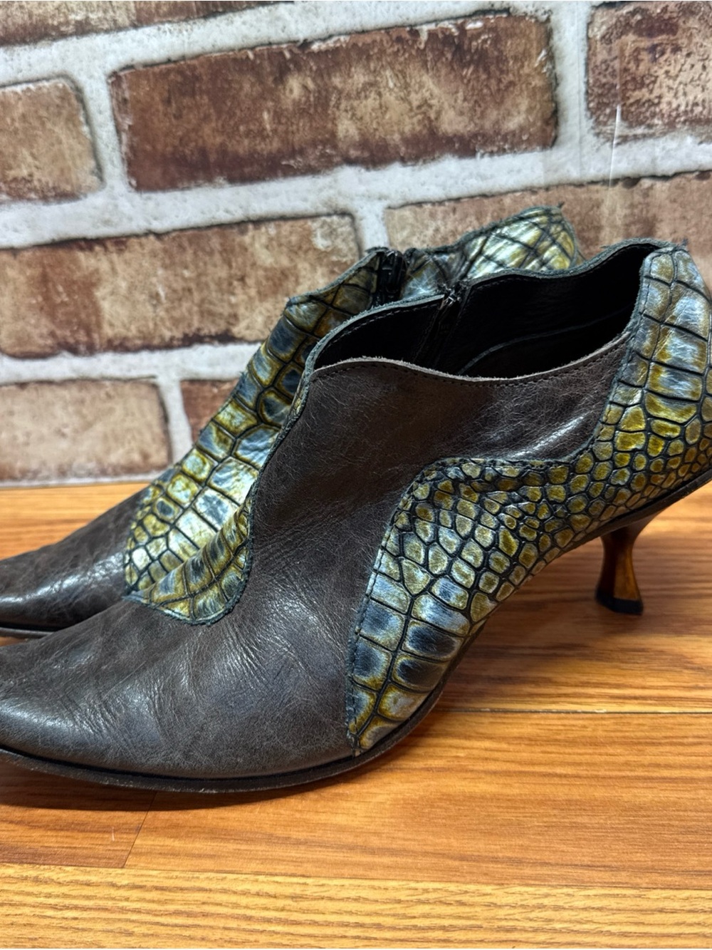 Cydwoq Vintage Create Boots Size 39 Croc Leather  Detail Hand Made In USA